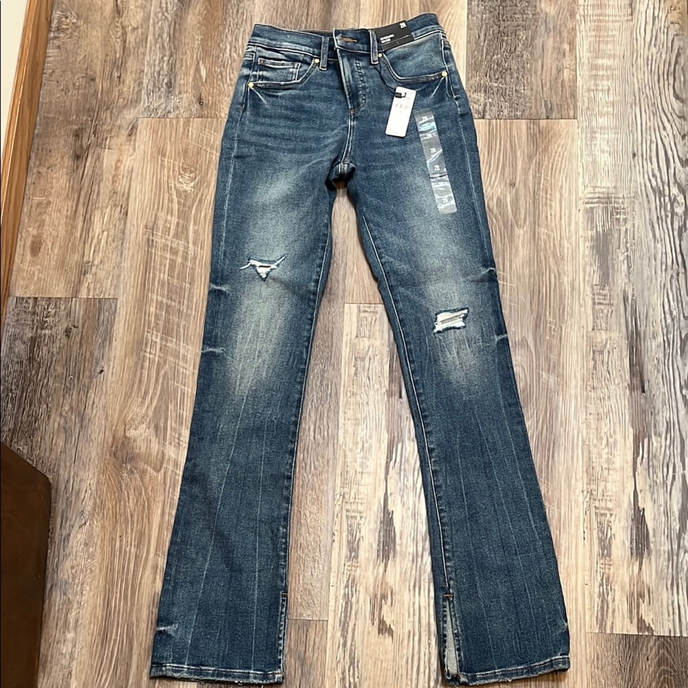 NWT Express SkyScraper Mid Rise Distressed Jeans